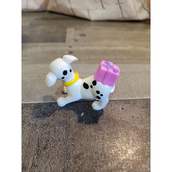 101 Dalmatian dog pink gift box toy figure Disney - Picture 3 of 4